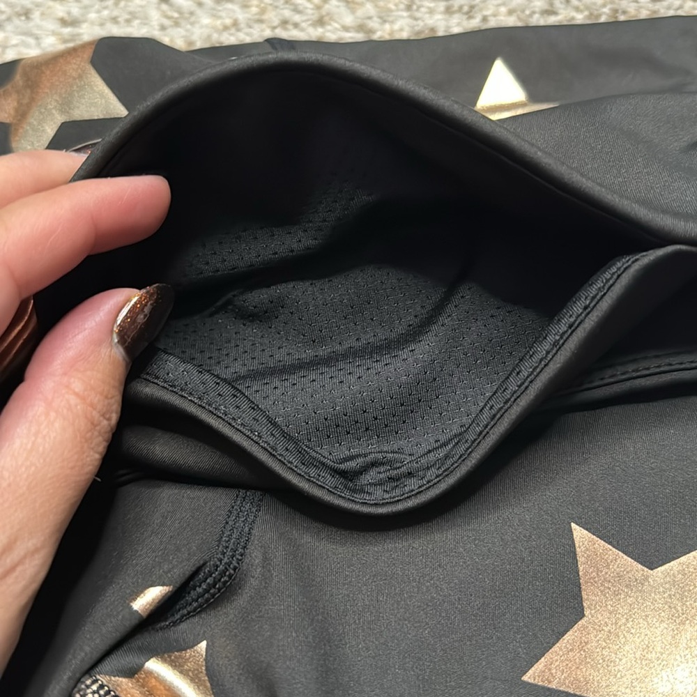 Nanette Lepore black/gold shining star 7/8th leggings NWT - Picture 4 of 5